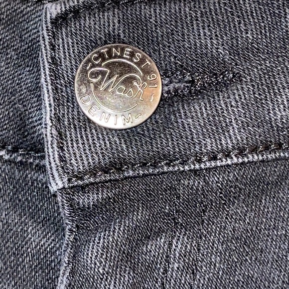 EUC- COTTON ON BLACK DENIM DISTRESSED SHORTS SZ 6 - Picture 2 of 8